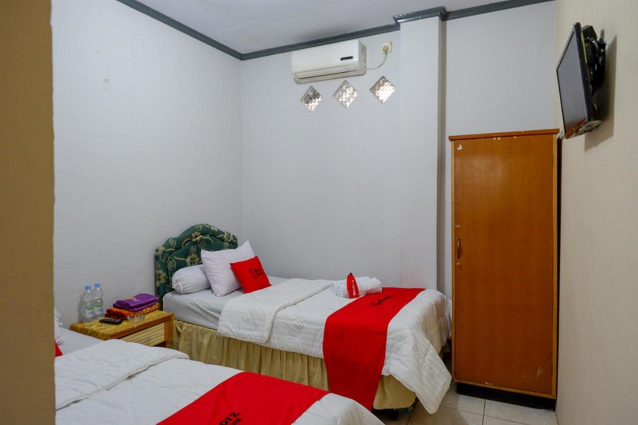 Reddoorz @ Hotel Aulia Majene Exterior foto