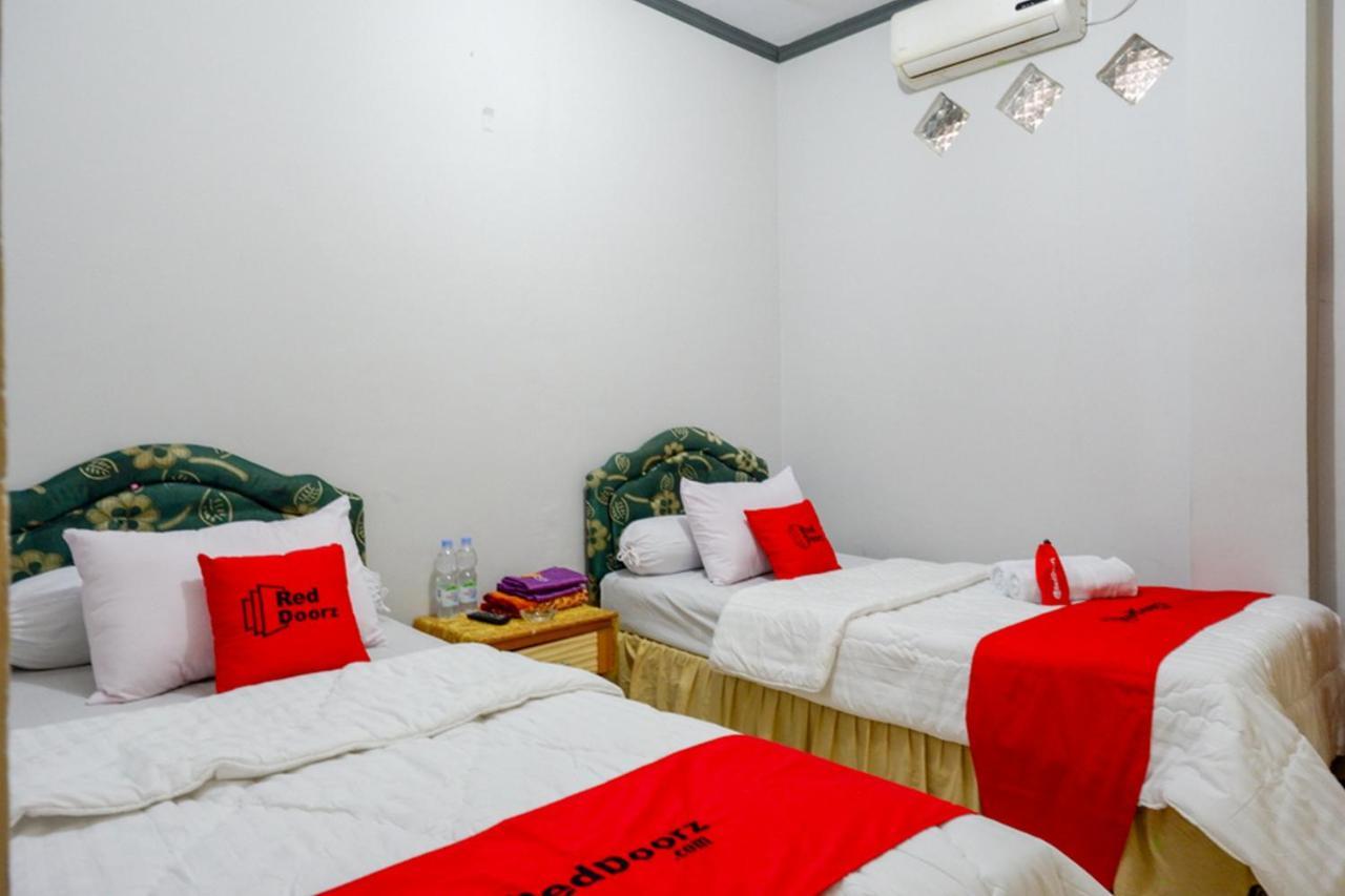 Reddoorz @ Hotel Aulia Majene Exterior foto